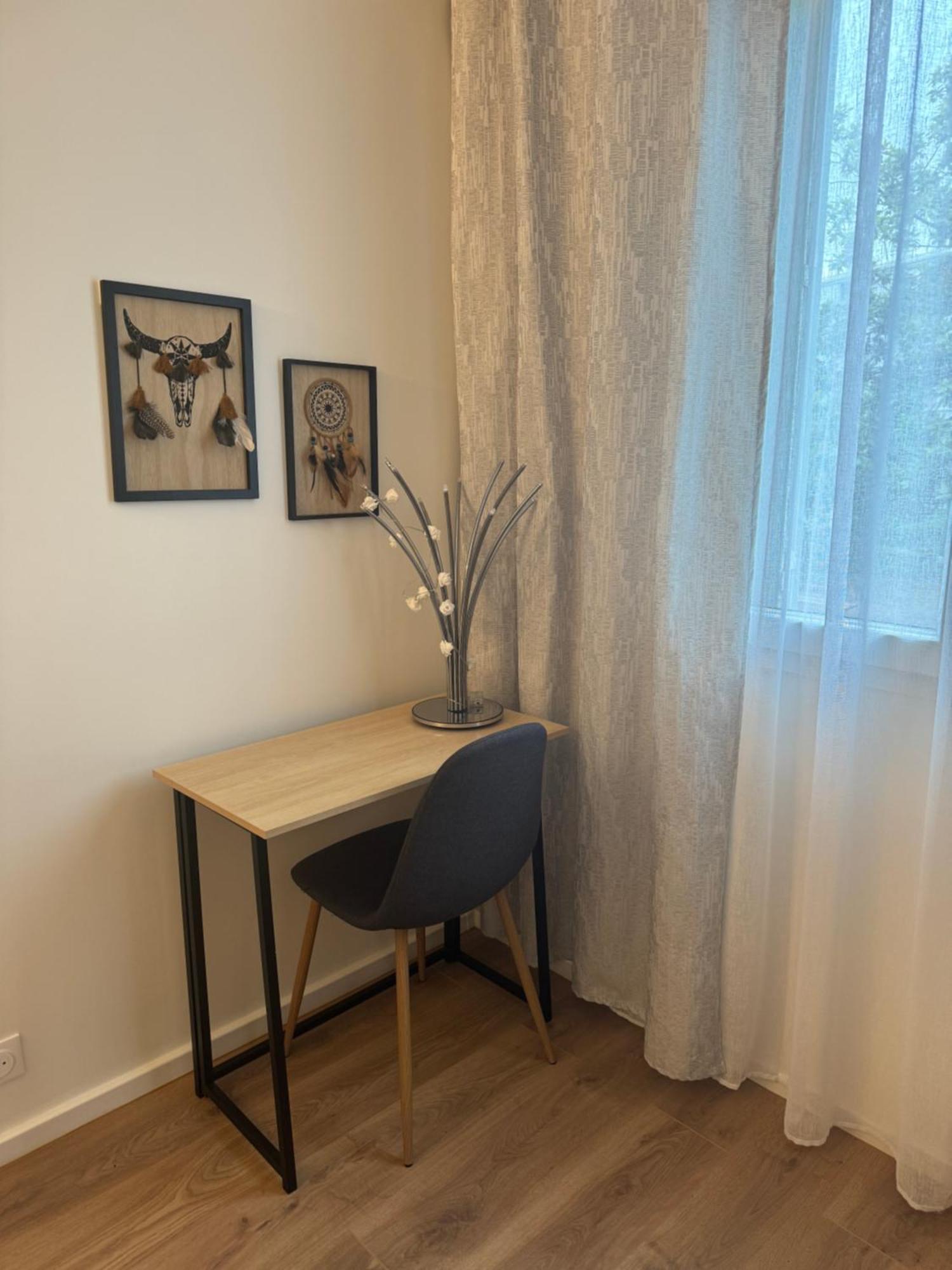 Une Chambre Dans Un Appartement Ablon-sur-Seine Eksteriør bilde