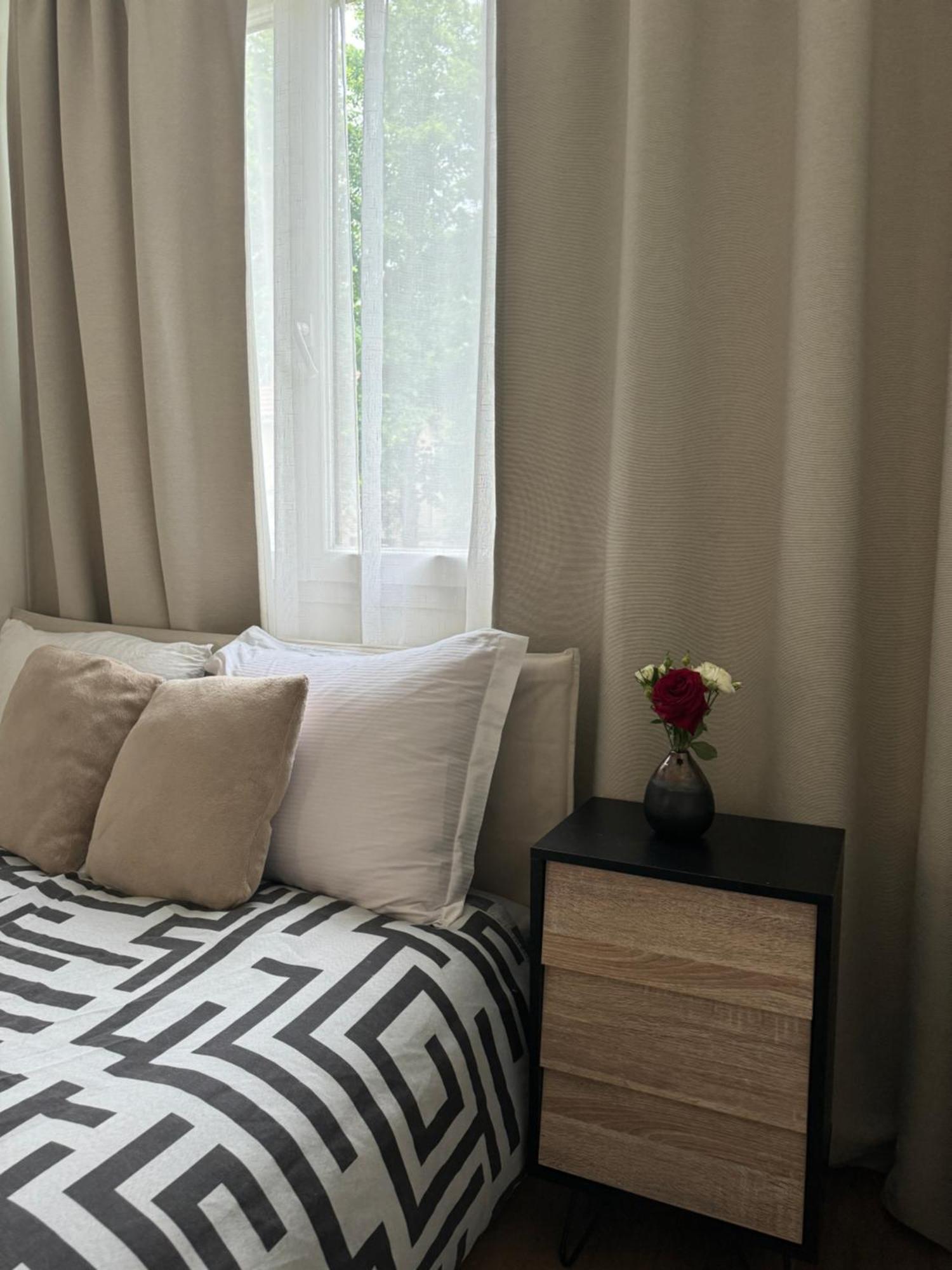 Une Chambre Dans Un Appartement Ablon-sur-Seine Eksteriør bilde